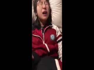 【网曝热门事件_制服萝莉】河南实验中学眼镜萝莉史上最全性爱甄选，吃鸡啪啪高手全能，